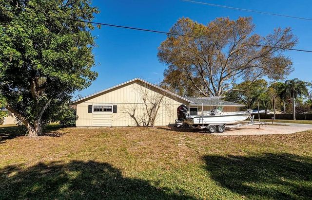 2890 1st Place, Vero Beach, FL 32968