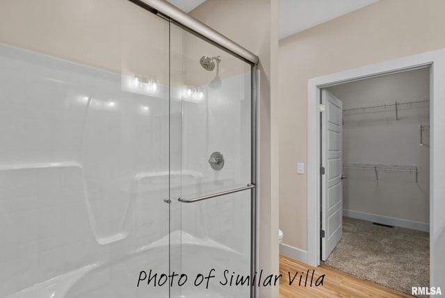 39 FRANK Court, Le Claire, IA 52753