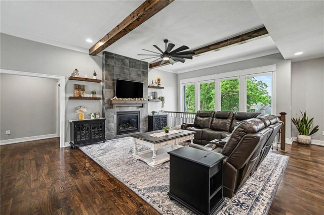 1001 Meadowbrook Drive, Kearney, MO 64060