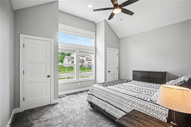 1001 Meadowbrook Drive, Kearney, MO 64060