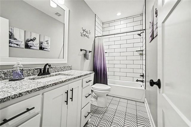 1001 Meadowbrook Drive, Kearney, MO 64060