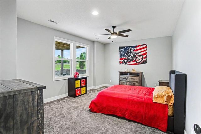 1001 Meadowbrook Drive, Kearney, MO 64060