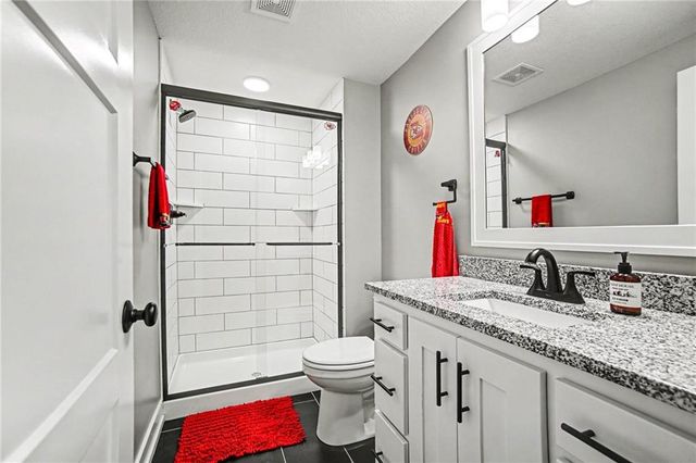 1001 Meadowbrook Drive, Kearney, MO 64060