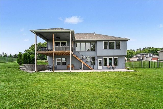 1001 Meadowbrook Drive, Kearney, MO 64060