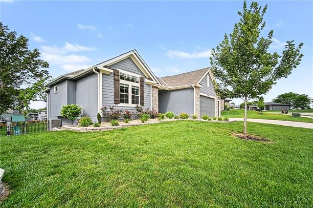 1001 Meadowbrook Drive, Kearney, MO 64060