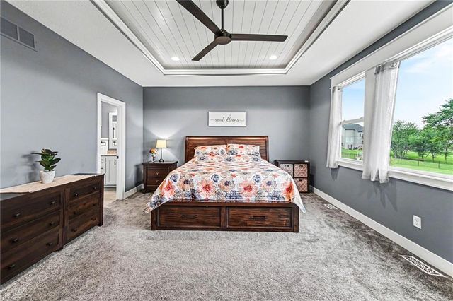1001 Meadowbrook Drive, Kearney, MO 64060