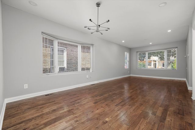 3217 W 64th Place, Chicago, IL 60629