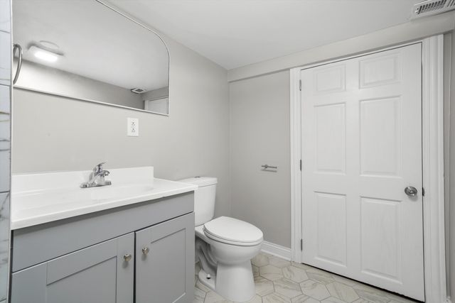 3217 W 64th Place, Chicago, IL 60629