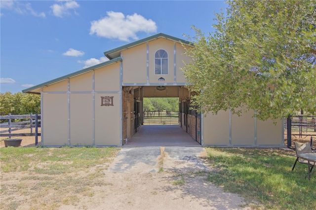 550 Hays Country Acres RD, Dripping Springs, TX 78620