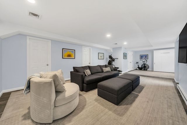 703 Boston Post Rd, Weston, MA 02493