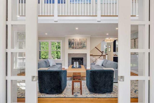 703 Boston Post Rd, Weston, MA 02493