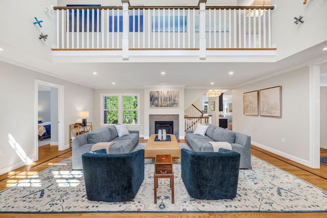 703 Boston Post Rd, Weston, MA 02493