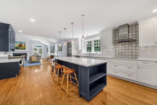 703 Boston Post Rd, Weston, MA 02493