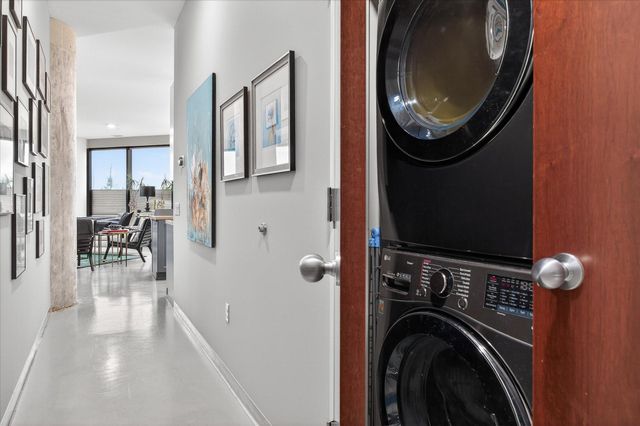 5601 Smetana Drive 213, Hopkins, MN 55343