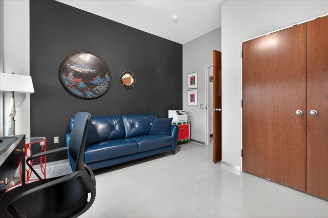 5601 Smetana Drive 213, Hopkins, MN 55343