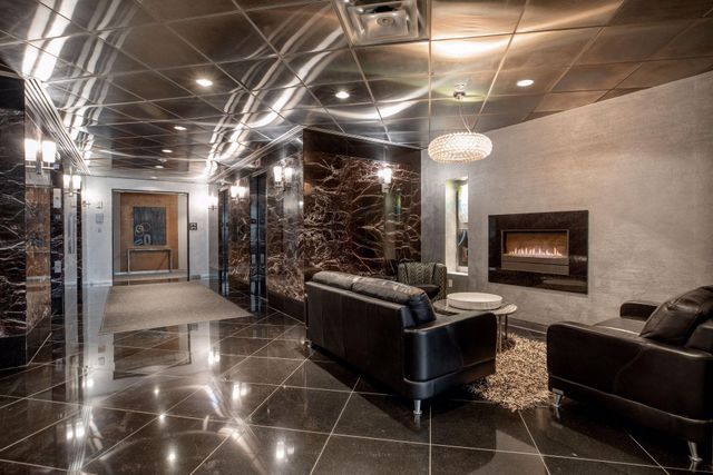 5601 Smetana Drive 213, Hopkins, MN 55343