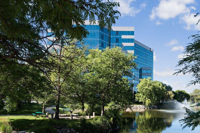 5601 Smetana Drive 213, Hopkins, MN 55343