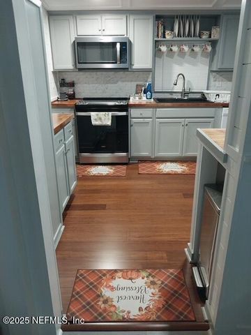 202 ASH Street, Interlachen, FL 32148