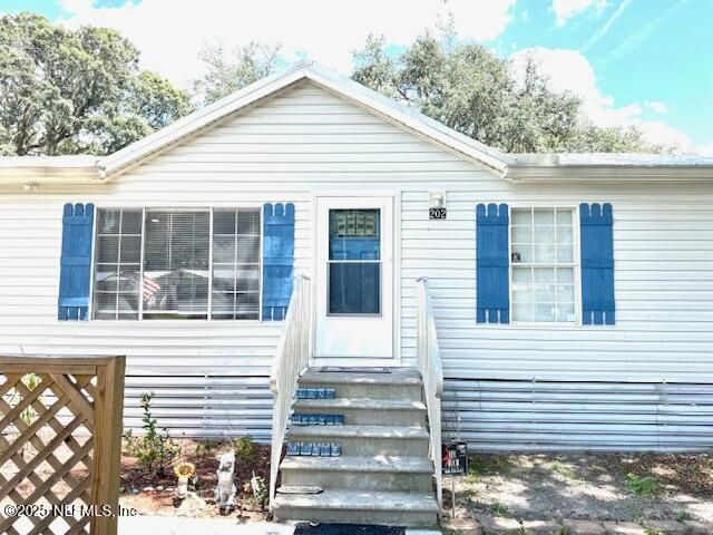 202 ASH Street, Interlachen, FL 32148