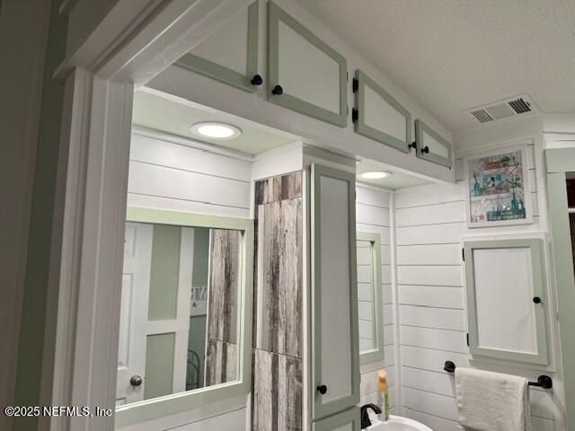 202 ASH Street, Interlachen, FL 32148