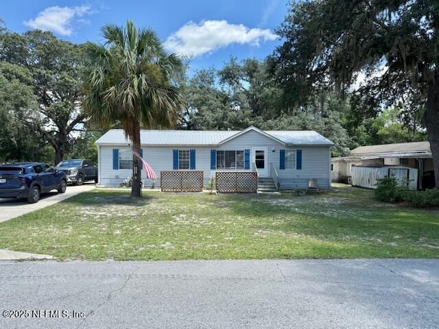 202 ASH Street, Interlachen, FL 32148