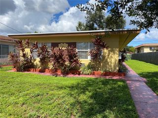 2031 NE 167th St 2, North Miami Beach, FL 33162