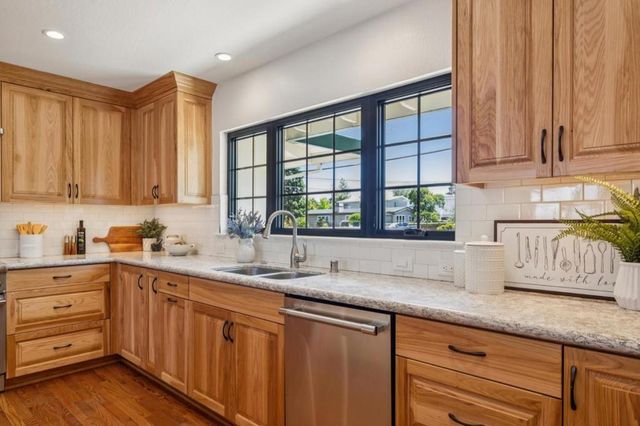 567 Sapphire Street, Redwood City, CA 94062