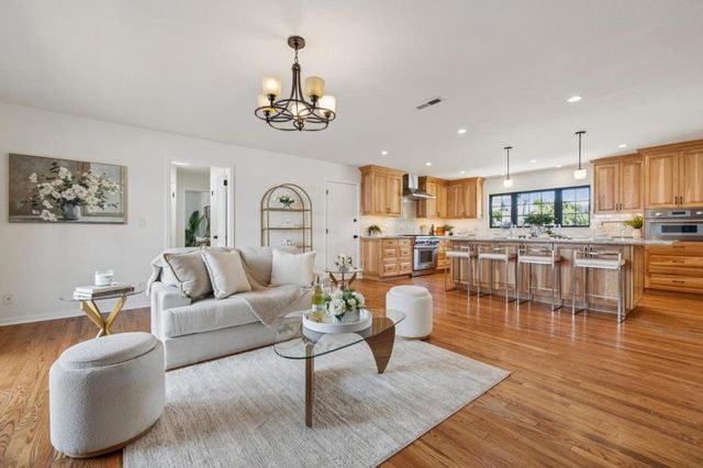 567 Sapphire Street, Redwood City, CA 94062