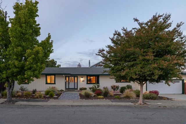 567 Sapphire Street, Redwood City, CA 94062