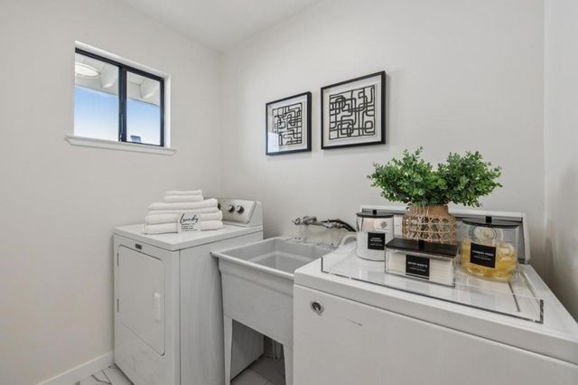 567 Sapphire Street, Redwood City, CA 94062