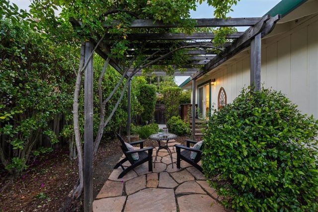 567 Sapphire Street, Redwood City, CA 94062