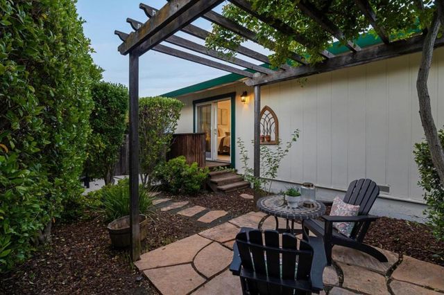 567 Sapphire Street, Redwood City, CA 94062