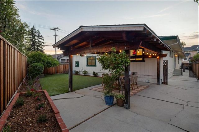 567 Sapphire Street, Redwood City, CA 94062