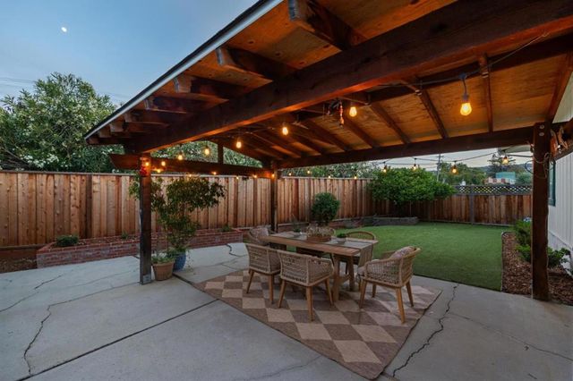 567 Sapphire Street, Redwood City, CA 94062