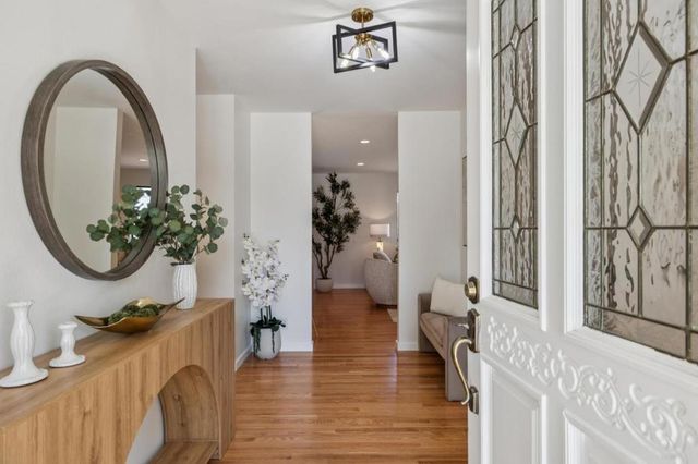 567 Sapphire Street, Redwood City, CA 94062