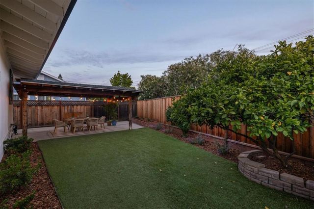 567 Sapphire Street, Redwood City, CA 94062