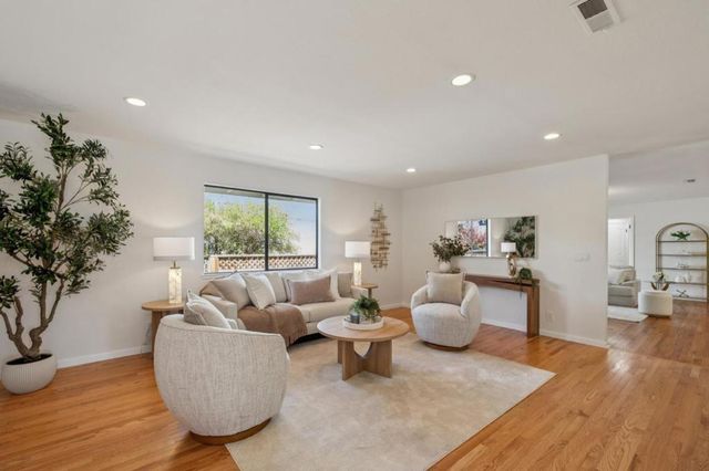 567 Sapphire Street, Redwood City, CA 94062