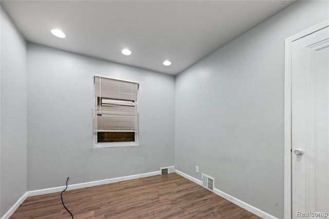 20707 Moross Road, Detroit, MI 48224