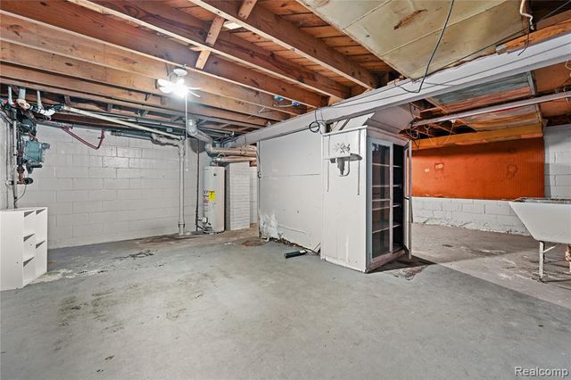 20707 Moross Road, Detroit, MI 48224