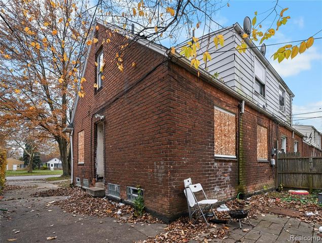 20707 Moross Road, Detroit, MI 48224