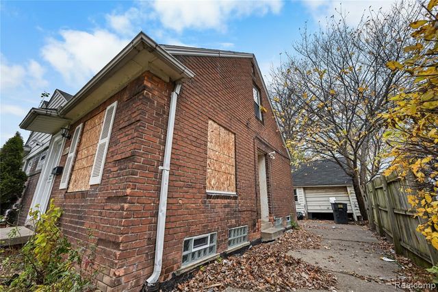 20707 Moross Road, Detroit, MI 48224