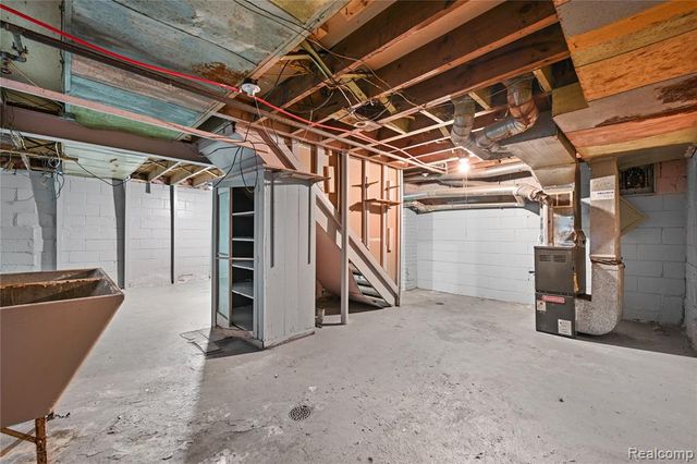 20707 Moross Road, Detroit, MI 48224