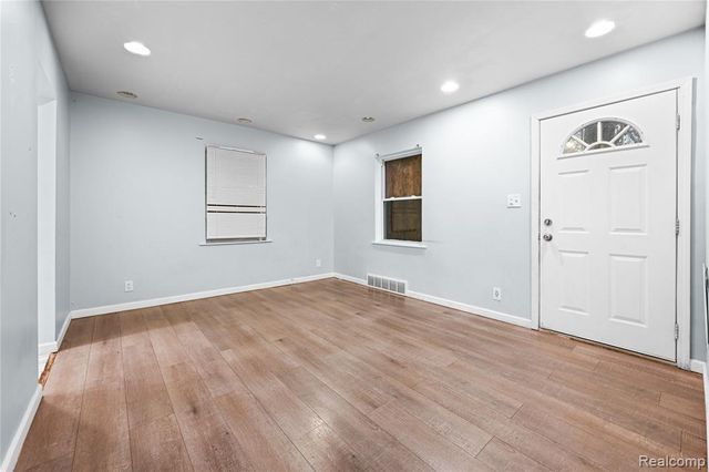 20707 Moross Road, Detroit, MI 48224