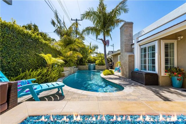 9442 Tiki, Huntington Beach, CA 92646