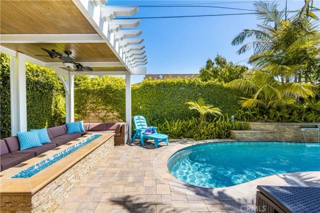 9442 Tiki, Huntington Beach, CA 92646