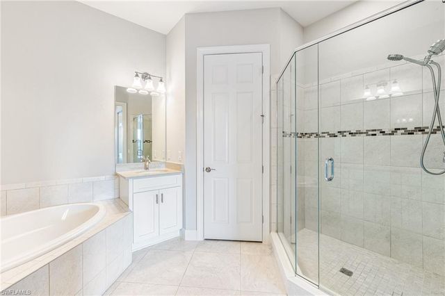 12058 Covent Garden CT 1203, Naples, FL 34120