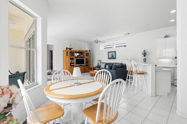 626 SW Lake Charles Circle, Port St Lucie, FL 34986