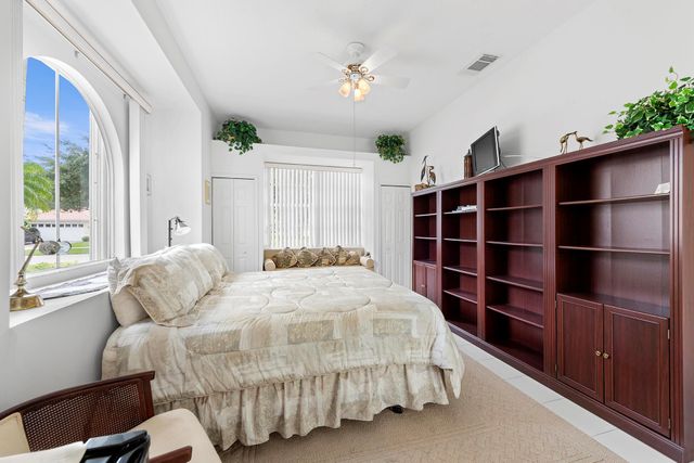626 SW Lake Charles Circle, Port St Lucie, FL 34986