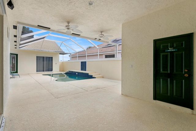 626 SW Lake Charles Circle, Port St Lucie, FL 34986