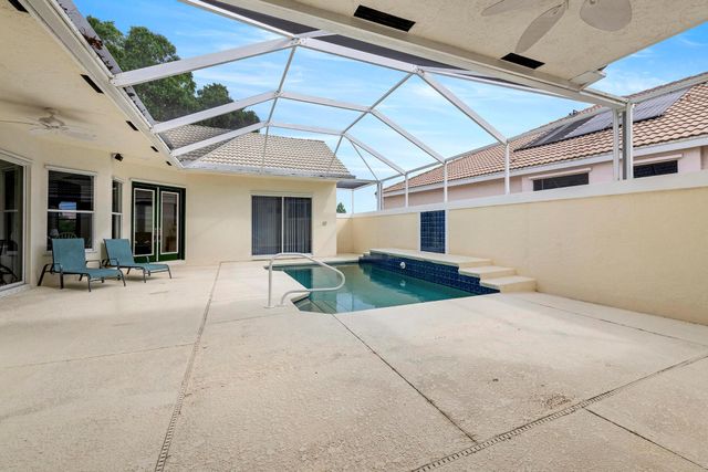 626 SW Lake Charles Circle, Port St Lucie, FL 34986